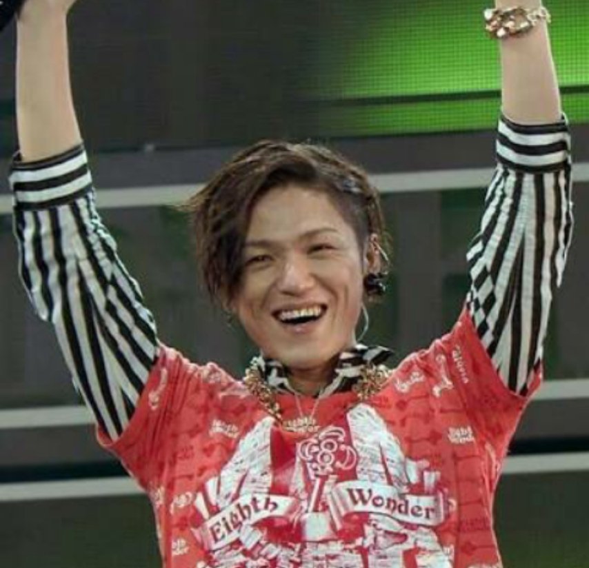 annbo_aaa's tweet photo. もはや誰レベルなんだが笑
うちの記憶にある末さん2、3枚目の感じだけど？？🤔
え、盛れてるだけ？？
てか9.5kg減とかめっちゃ痩せたね👏 https://t.co/o2CNpGA4dN