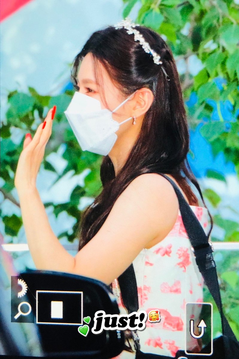 justmy131's tweet photo. 210511 🌹
아기천사 
#여자아이들 #GIDLE #미연 #miyeon https://t.co/a6tRcjjHN6
