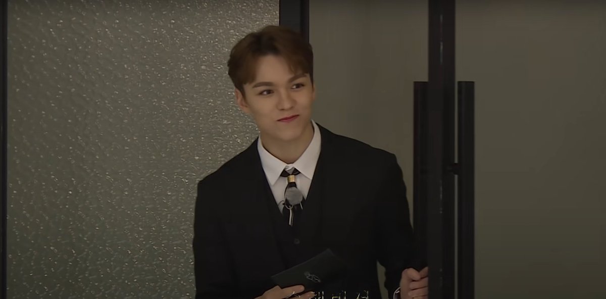 Vernon was trying not to laugh so hard. Cutie. @pledis_17  #버논