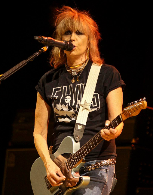 Chrissie Hynde, vocalista de Pretenders, publicará su álbum de versiones de Bob Dylan el 21 de mayo. Respecto al documental ’Tomorrow is a Long Time’, se estrenará el 24 de mayo de 2021.
21centuryhardrock.com/2021/05/chriss…