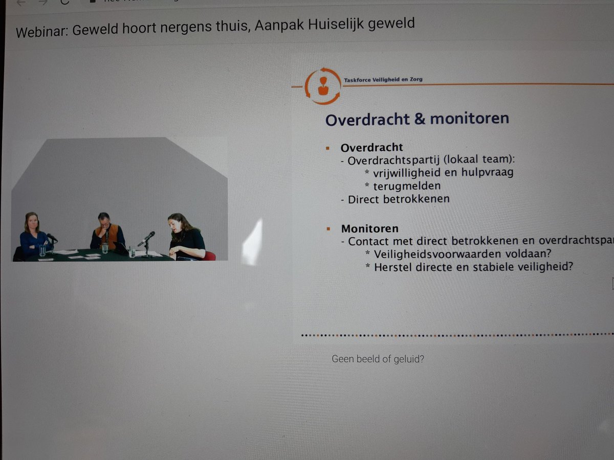 MyriamKooij's tweet photo. Webinar over aanpak #huiselijkgeweld georganiseerd door @BureauRVS met #veiligthuis in regio Midden-Nederland in volle gang. Levendige chat vol vragen, zo leuk! https://t.co/rbodTNKQPj