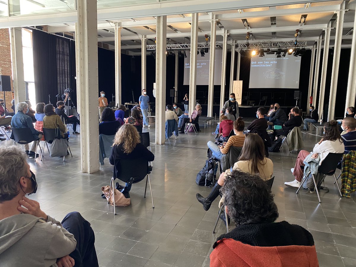 Estic present a l’àgora al #FAACCC @FAACCC1 Festival d’Arts Contemporànies de Catalunya,recinte Fabra i Coats #BCN .Impacte,diàleg, compartir el que m’arriba del que expliquen els companys/ #DCC Projectes d’Arts Desenvolupament Cultural Comunitari #arts #ArtsComunitàries #cultura