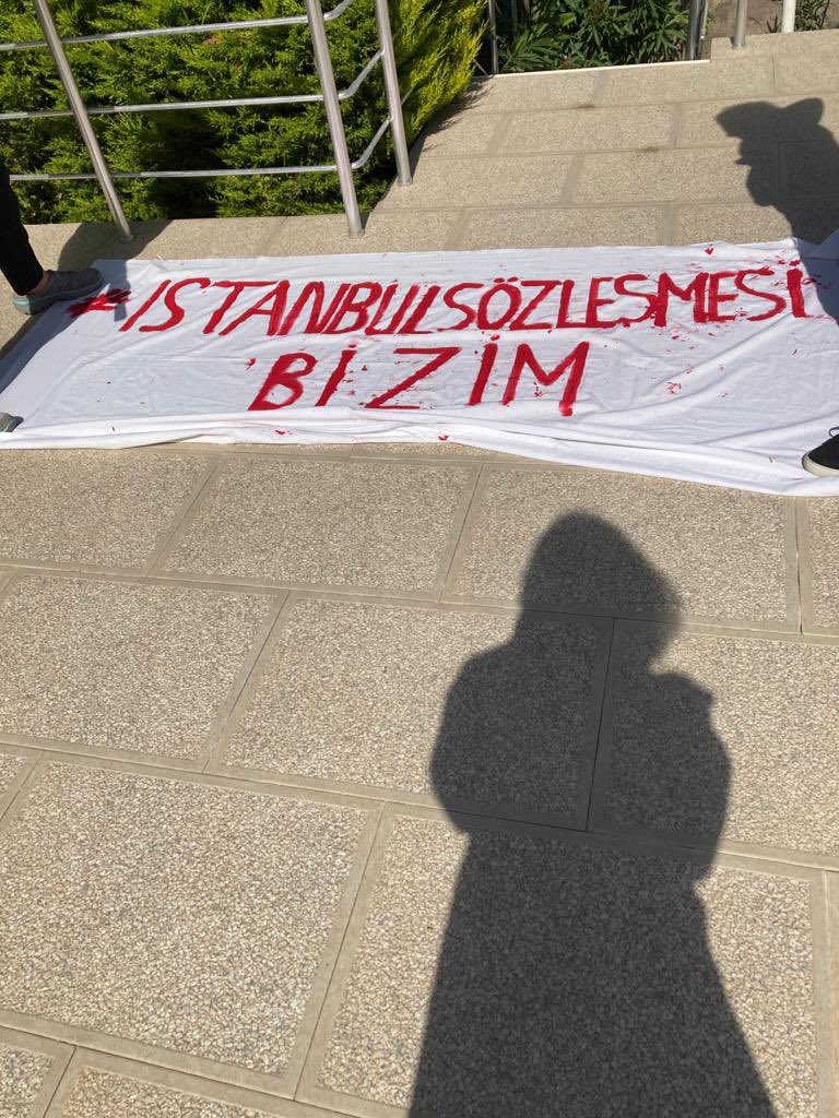 #İstanbulSözleşmesi10Yaşında
#Vazgeçmiyoruz
İstanbul Sözleşmesi Bizim
<a href="/eczozgurozel/">Özgür Özel</a> <a href="/esik_platform/">Eşitlik İçin Kadın Platformu</a>
