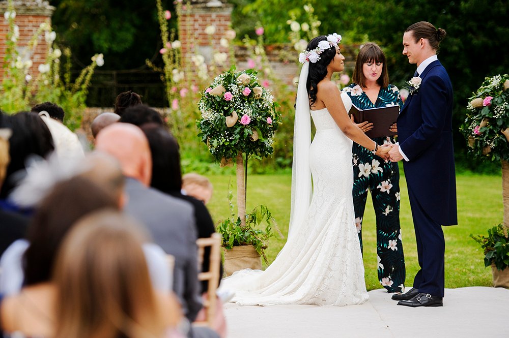 😍  Wedding Ceremony 😍
Ravern and Josh held a Humanist Wedding Ceremony on The East Lawn in front of their family and friends.
@zenabirchweddings was their celebrant. 
@rossholkhamphotography @posiesandpresents.
#NetherWinchendonHouse