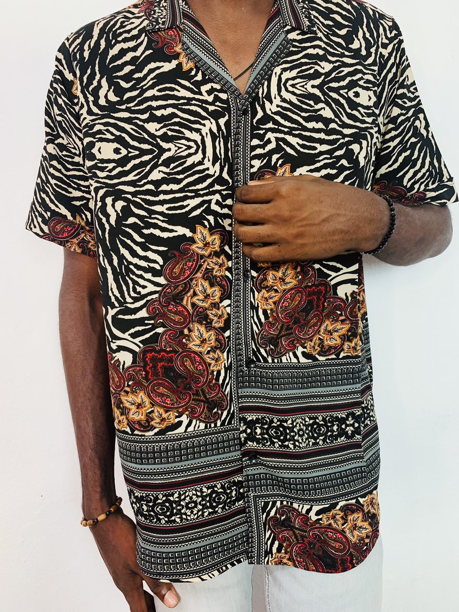 Houseoftuyi's tweet photo. - Summer Shirts -
•
Summer is around the corner and we are definitely bringing the heat for our stylish men. 🥵🥵
•
Send a Dm! to cop yours! 
•
Price- N7,000 or $18.40
•
#summer #summershirts #houseoftuyi 
•
#VictorAD | #lockdown | #tuesdaymotivations https://t.co/PElJqMqS85