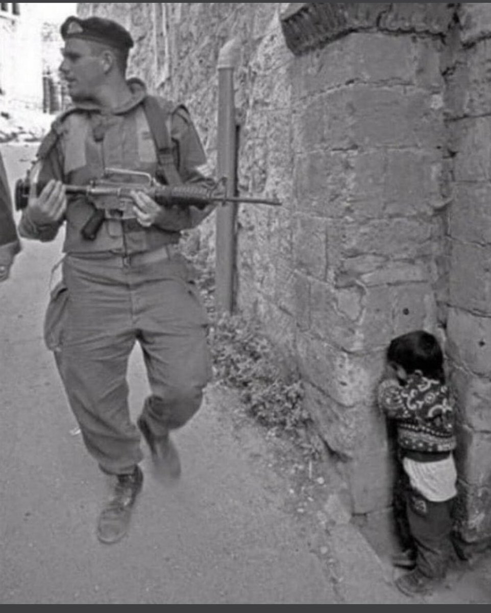 #AksadaBaskinVar  #AksadaZulümVar Kahrolasın İsrail yandığını göreyim taş üstünde taş kalmasın yerle yeksan olasın İsrail çocukların ahı devirsin seni #zalimisrail