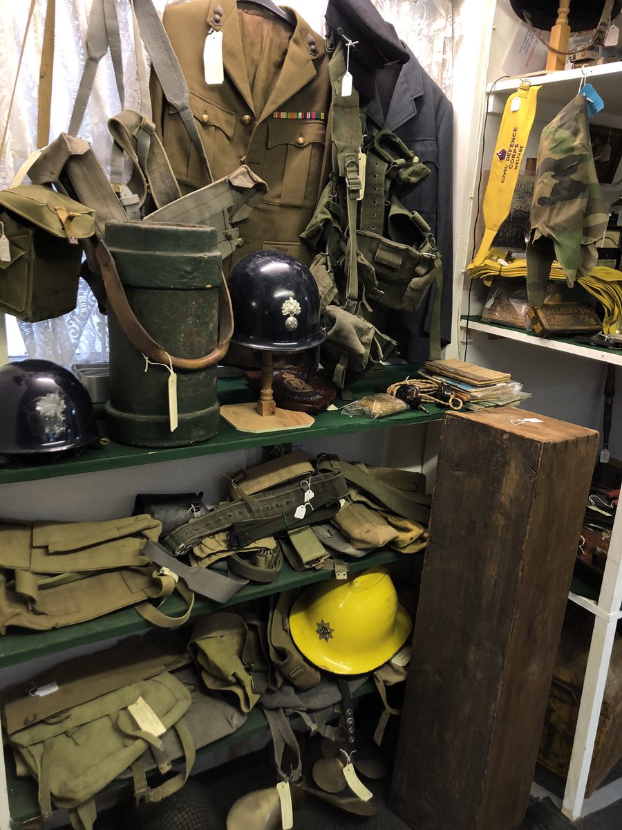 LisaMarieFranks's tweet photo. ๐ A Fabulous Selection Of Jewellery & Military Items Arriving Today @ Melksham Arcade!! ๐
#antiquejewellery #jewels #earrings #military #uniform #37pattern #silver #gold https://t.co/xrn27T0n0l