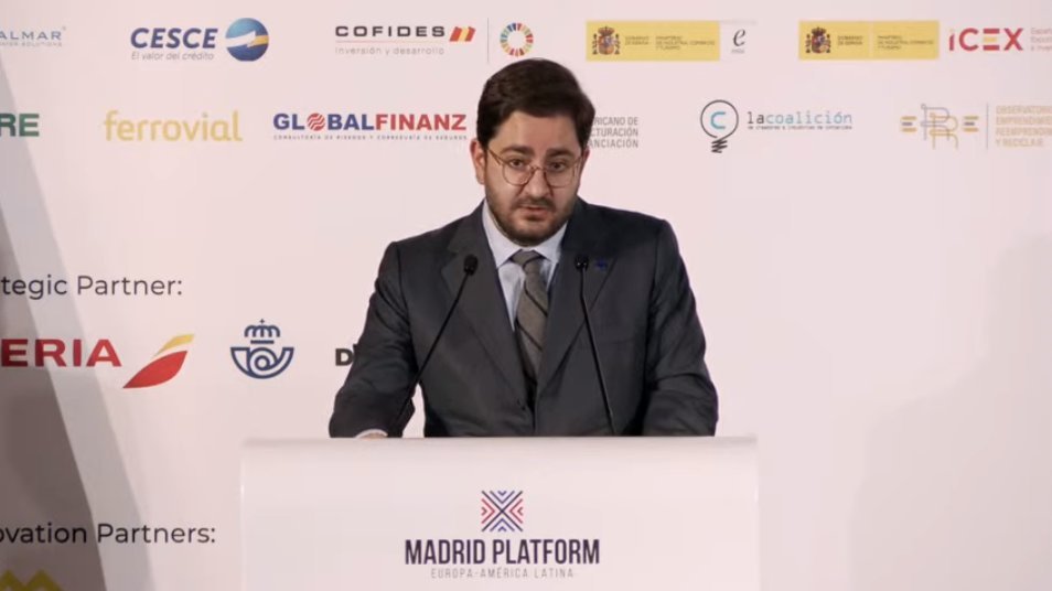 GlobalSpain's tweet photo. “Our economic diplomacy is working for a speedy, fair and equitable recovery”, says @manuelmunizv.

The State Secretary for Global Spain🇪🇸🌍 sent out a message of “optimism and shared challenges” in the inauguration of @Madrid_Platform.

👉https://t.co/fConKll8zi https://t.co/82BDVrqSxl
