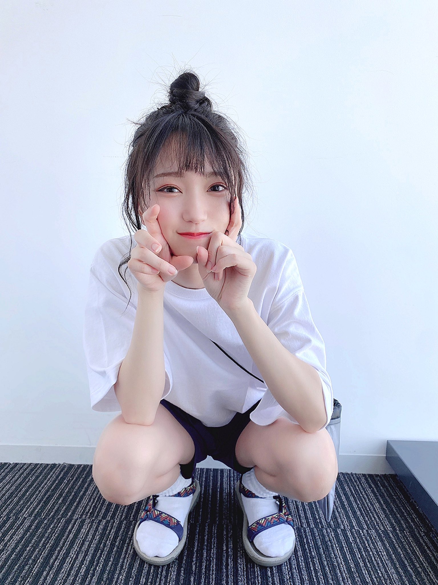 ＝LOVE 野口衣織　海とレモンティー衣装②メンバーサイン入パネル　A賞ガラポン 野口 衣織 on X: 