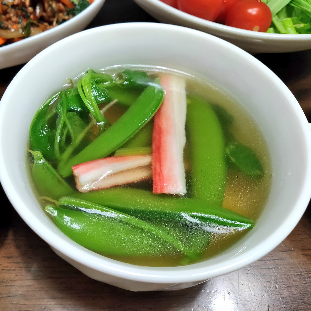 にゃごにゃ 今日の収穫 大根 葉 根 ストリドーロ スナップエンドウ 二十日大根間引き菜 大根葉をひき肉と炒め物にしてみた 二十日大根間引き菜はスナップエンドウと共にスープに 貧血対策でレバー料理食べるから その分食べる量増えて腹重い