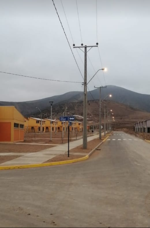 gaboop's tweet photo. @CGE_Clientes
 de ustedes depende que 270 familias puedan recibir sus viviendas ahora ya! Alto Oriente 1 #LaSerena, solo falta que vayan a conectar las viviendas. Podrían ser eficientes esta vez? Para que muchas familias, puedan vivir dignamente. https://t.co/5x7mcAk6S6