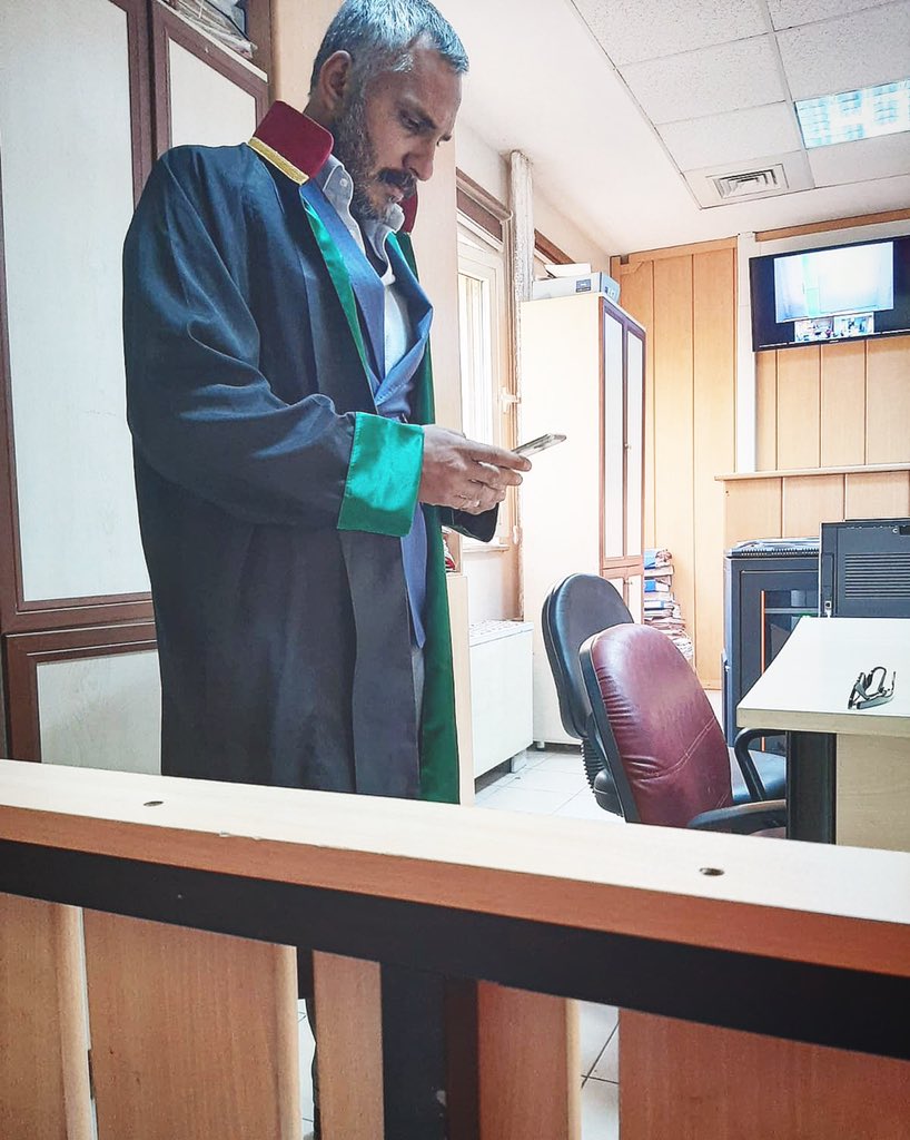 Cesurun Bakışı Korkağın Kılıcından Keskindir!