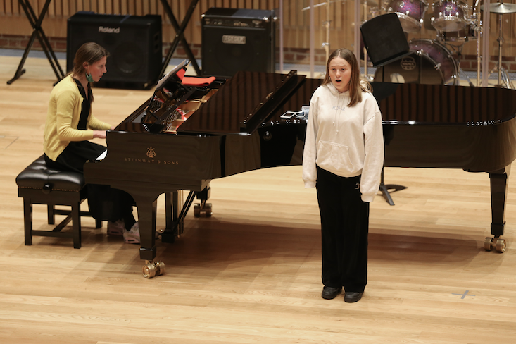 BryanstonSchool's tweet photo. Our @BryanstonMusic Singers Showcase Concert featured performances by singers from all year groups last week and you can watch a recording of the concert on #BryLiveSounds here: https://t.co/PQ6OSXGqu9.

Click here to browse more photos from the concert: https://t.co/PF1qjhXqgH https://t.co/i6OEy2VfJw