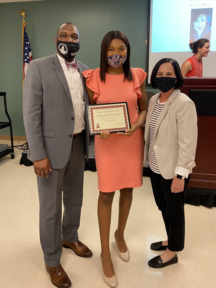 Congratulations to leadership student Alshawnta Leatherwood for receiving the Red Ribbon Week Courtney Upton Scholarship from the Drug Education Council for her role in leading Theodore’s Love Week campaign!