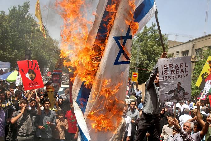 AbkareemM's tweet photo. Prayers for the people of Palestine. We just have to be human to stand up for humanity. 
#IsraeliTerrorism
#PalestinianLivesMatter
#PrayForPalestine
#المسجد_الأقصى https://t.co/FxcxIGPlHq