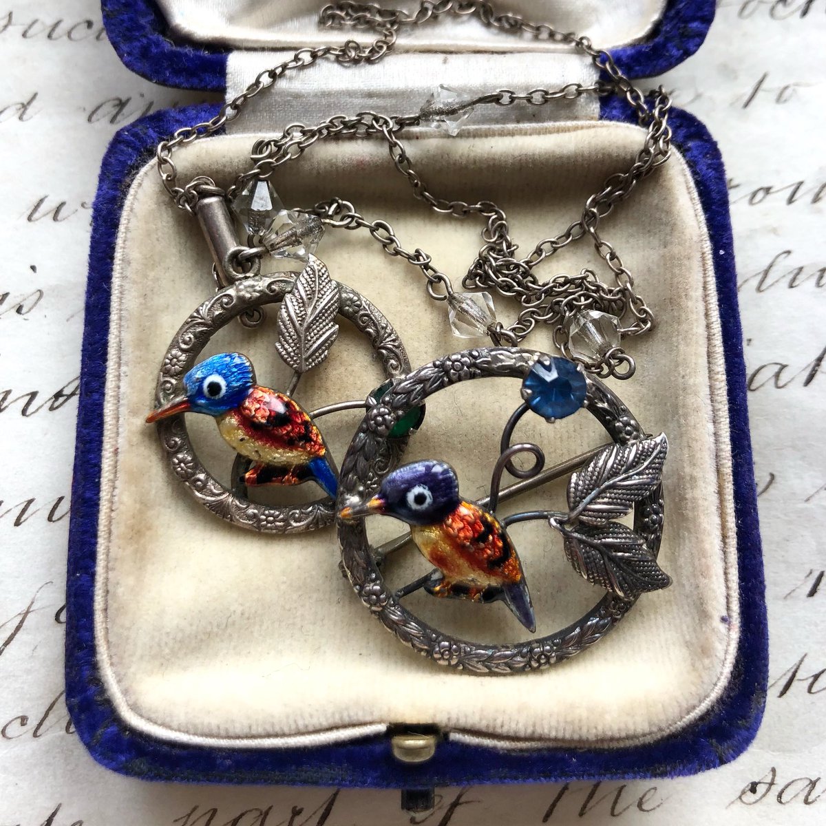 💙New Stock @ Melksham Arcade💙
These Are The Most Sweetest Sterling Silver & Enamelled Jewellery Pieces Made By The Ward Brothers! 
Silver & Enamel Kingfisher Brooch. £45.
Silver & Enamel Kingfisher Necklace. £48.
#wardbrothers #sterlingsilver #silverenamel #silver #kingfisher