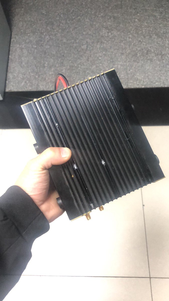 Today I got the newly produced 2.4G power amplifier from BG0AUB. I used the PLUTO driver to get a very good gain, and the sound reproduction was also excellent. I think I can take this new toy as my own! Thanks Boss!🤪