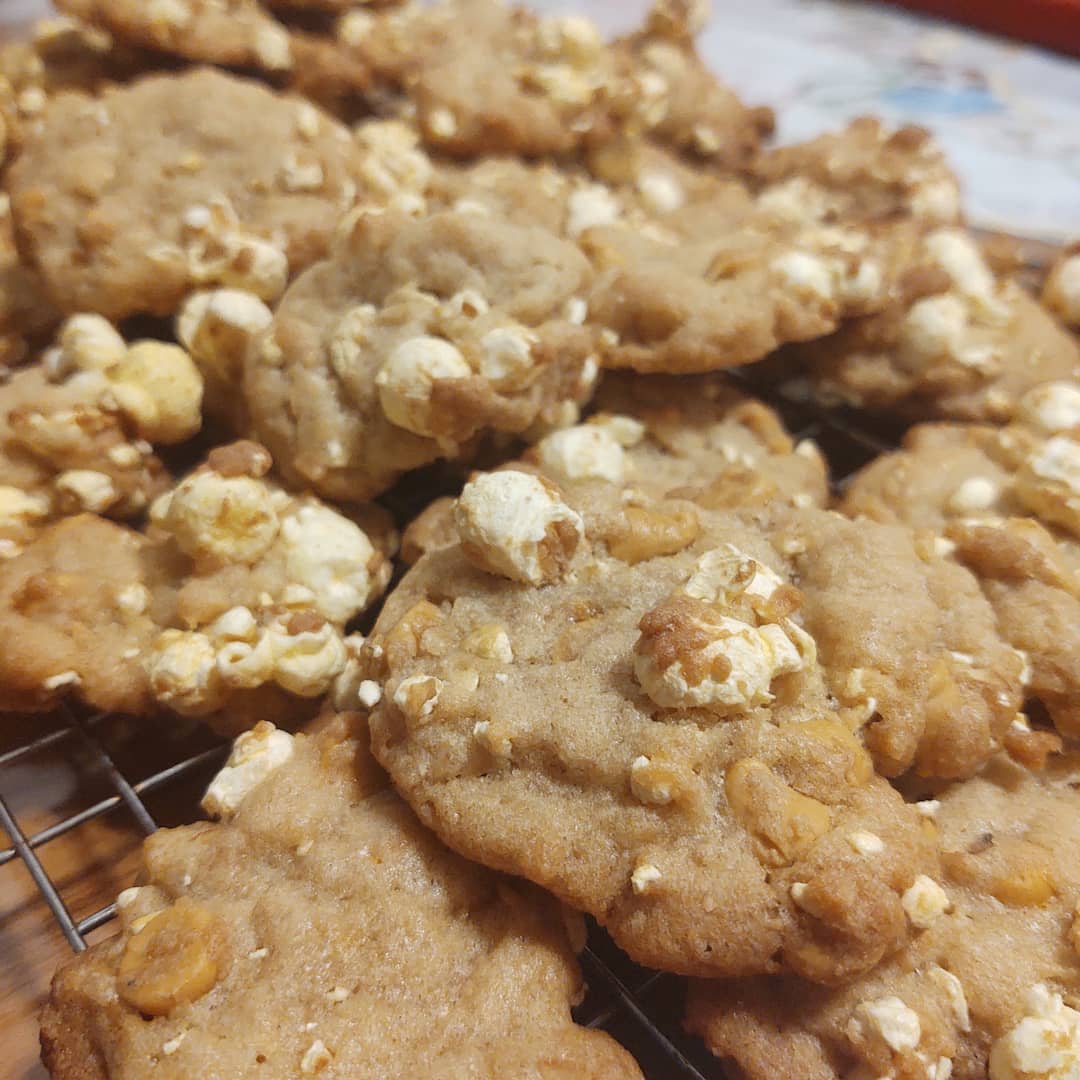 kegzberg's tweet photo. If you don't know, now you know: I kept some of my sanity through COVID by baking. And now I'm in a competition. What do I need from you? Your votes! Vote every day at this link. Here are some baked goods reference photos.
https://t.co/Z3Zm69uUKr https://t.co/xyoHwleclZ