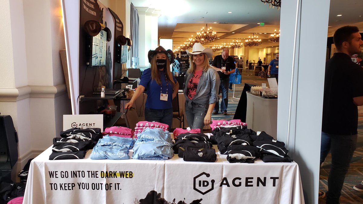 ID_Agent's tweet image. It&apos;s so great to be back at a live event, meeting our customers, and talking about #phishing &amp;amp; #DarkWebID! If you&apos;re here, be sure to visit our booth for Rodeo Plinko and win lots of fun prizes! 🎁 #RobinsBigSeminar