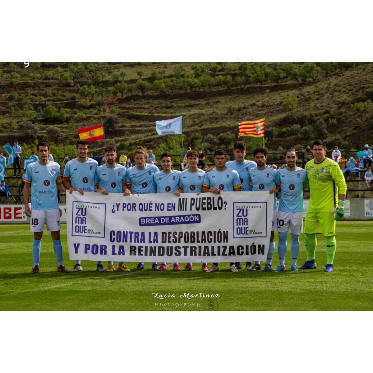 Queremos seguir viviendo momentos y alegrías como las del Domingo, queremos seguir trabajando y viviendo en nuestro pueblo y Comarca. Para ello necesitamos que alguien nos oiga, que nos apoyen, porque a ganas de trabajar, esfuerzo y sacrificio tampoco hay quién nos gane.