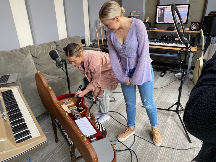 Our friends at <a href="/thisissongfarm/">SongFarm.org</a> are doing a fundraiser auction that is ending soon. They have some incredible offerings like signed guitars from Keith Urban and Brandy Clark as well as mixing services from Grammy award winning producers. Check it out!!
▶ ow.ly/rOVx50EK9M7