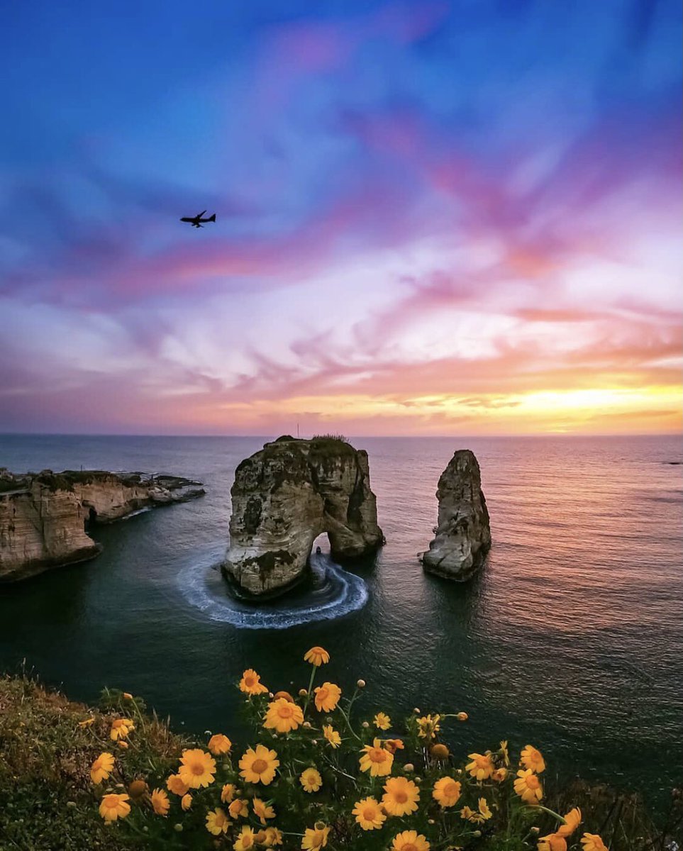 Beirut sunset 🇱🇧 #LEBANON #لبنان Photo by Tony A.