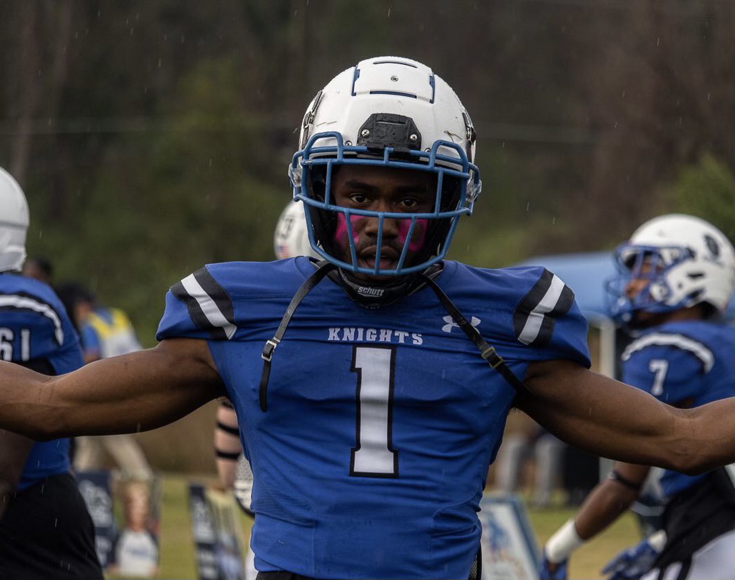 Maine_WR1's tweet photo. 1TIME OUT 🤝 (anybody need a ALL AMERICAN WR) https://t.co/wrIwrgkOs7