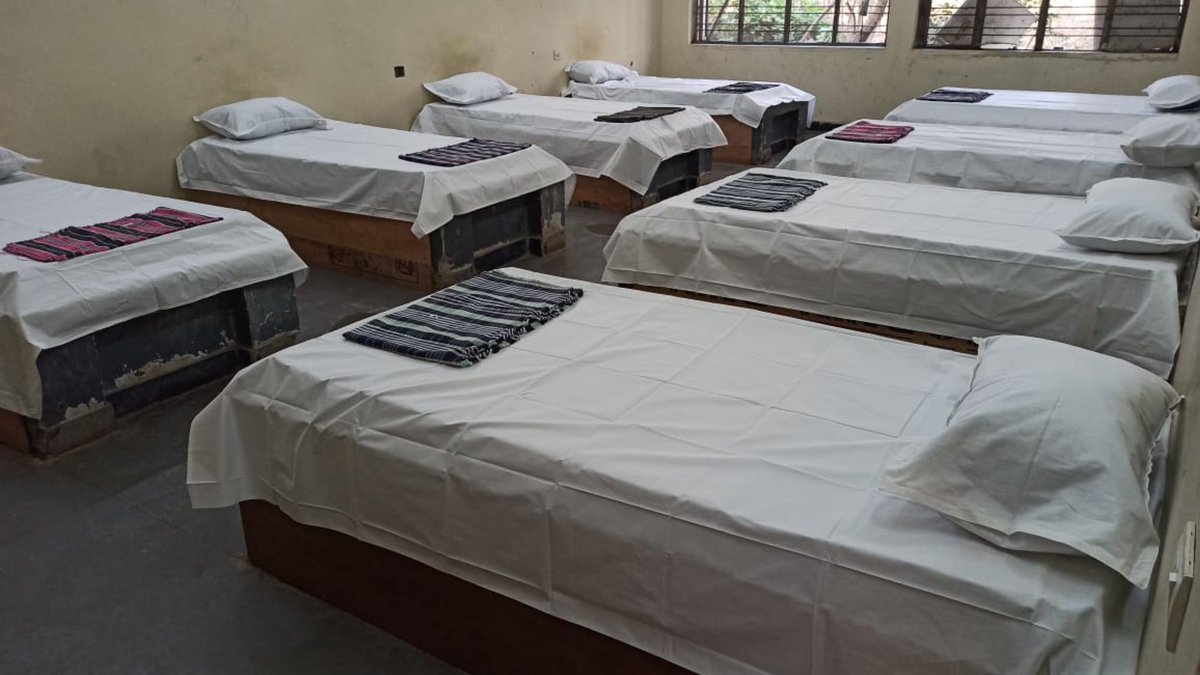 Gurudev Sri Sri Ravi Shankar (@gurudev) on Twitter photo To support the Government of Telangana, @iahv & @artofliving have started a 200 bed Covid Isolation Center in Hitech City, Hyderabad. <a href="/TelanganaCMO/">Telangana CMO</a> To support the Government of Telangana, @iahv & @artofliving have started a 200 bed Covid Isolation Center in Hitech City, Hyderabad. <a href="/TelanganaCMO/">Telangana CMO</a>