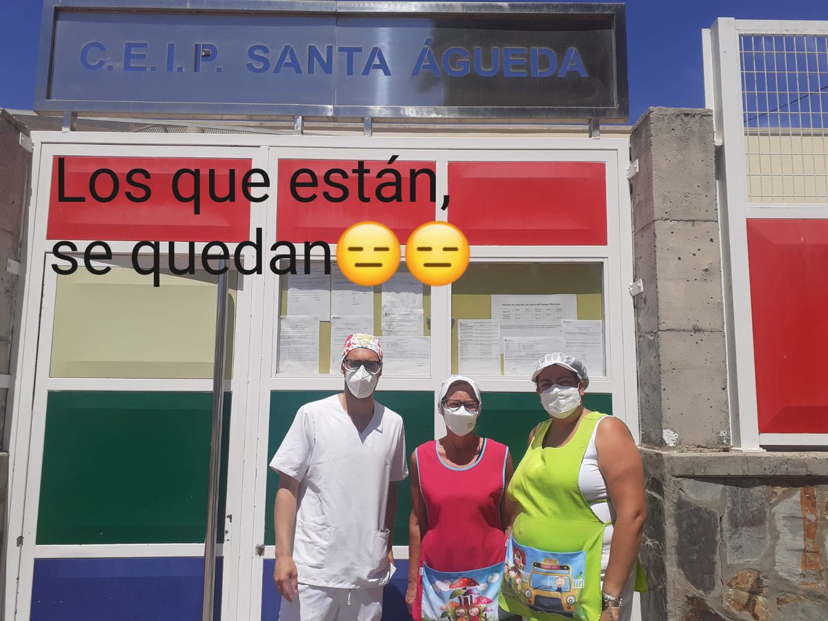 PEFRALCA's tweet photo. 📢L@s Compañer@s de educación se #concentran en las puertas de sus centros de trabajo para exigir al @PresiCan cumpla su palabra con ell@s‼️ ✊🏼👏🏼📢
@julioperezsc @avtorresp @miqueliceta
#PITADA #FijezaYaEsConstitucional #JuntosSomosMásFuertes #NiUnPasoAtrás 📢 https://t.co/9YaaRul8wf