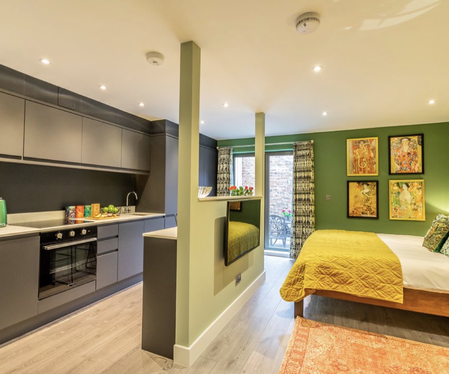 Impress your partner with a romantic retreat to Bootham Row–5; a dreamy studio apartment in the heart of #York.

This gorgeous accommodation benefits from a quaint courtyard; perfect for indulging in wine &amp; a delicious cheeseboard from <a href="/MannionsofYork/">Mannion & Co</a>.

📅bit.ly/3ev0Ke4
