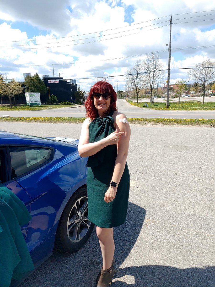 clip19shield's tweet photo. (this picture was taken with zoom and outside so she could safely take off her face shield and mask but she’ll continue wearing all PPE until we are out of the clear :) #covid19 #GetYourShot #toronto #ontario #canada #safety #covid #covidcanada #pfizer #3dprinted #3dprinting https://t.co/d9iwJKPVY0