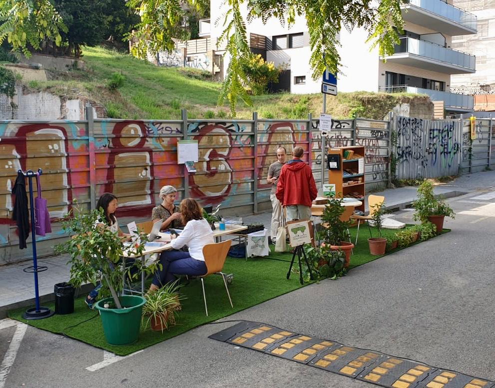 BCN_Mobilitat's tweet photo. 🙋Us agradaria proposar una activitat per a la nova edició del #Parkingdaybcn21? O un projecte per al seu "Park"?

🗓️ És el moment de fer-ne la inscripció! Ho podeu fer fins al 8 de juny.

🌿 L’edició d’aquest 2021 té com a eix l’ecofeminisme.

ℹ️https://t.co/pgQ2WHCcye https://t.co/H0yVKGRczh