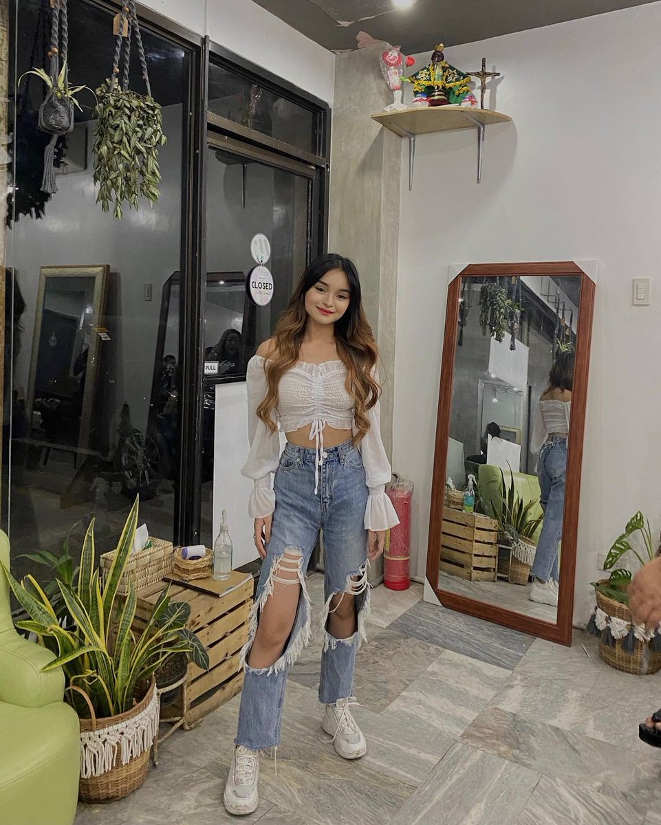 hellycrawford's tweet photo. Find your own art by exploring a new hairstyle 😉

Thank you ;#happyhueph for having us! It was an exquisite experience and I am loving by how my hair turned out to be 🥰

The can be found at Unit 5, Ground floor A Gesan Bldg, D, Jakosalem, Cebu city. https://t.co/OIYk9cGYjS