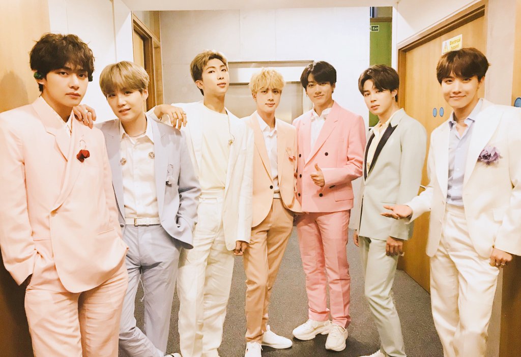 ARMYchay_o7's tweet image. My Inspiration! 💜💜

#BBMAsTopSocialArtist #BBMAsTopSocialAward #BTS_twt @BTS_twt