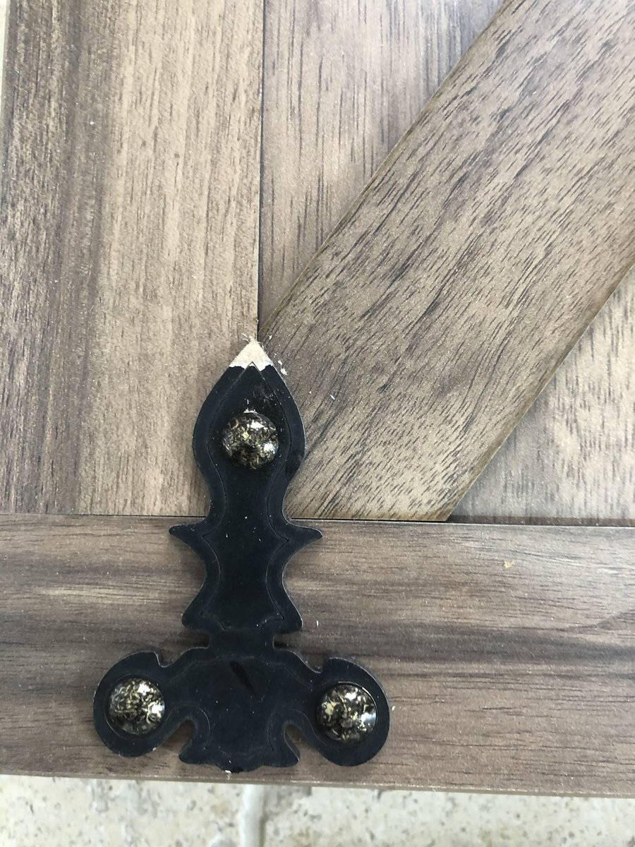_jadelambert's tweet photo. @WayfairUK could I have a replacement door for my new tv unit that isn’t damaged? https://t.co/0by7xOnzrx