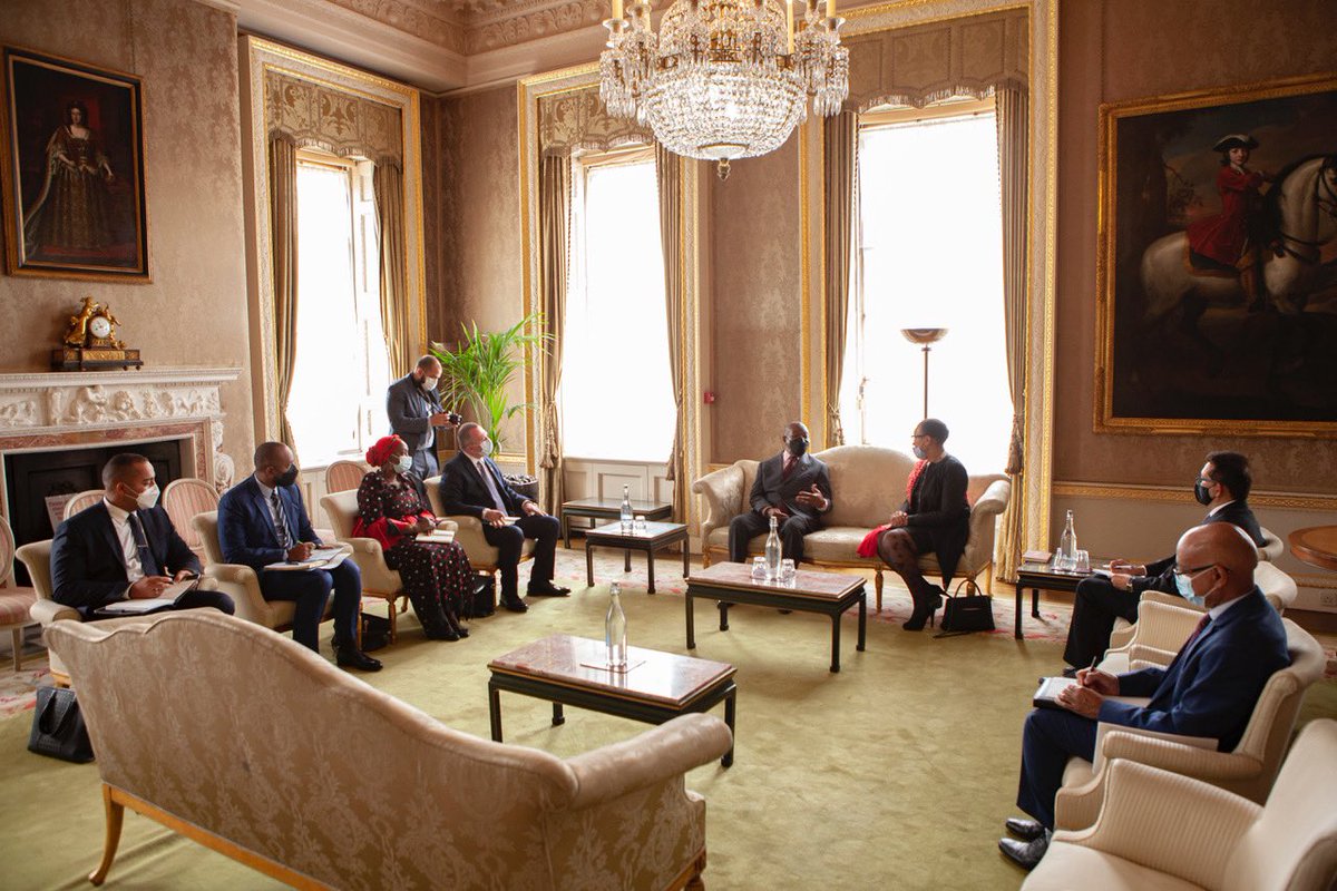 NoureddinBV's tweet photo. La rencontre qui a eu lieu ce jour entre le @PresidentABO et l'Hon. @PScotlandCSG marque un tournant historique. 
Le #Gabon se rapproche à grands pas de l'adhésion au @commonwealthsec.
De quoi élargir nos partenariats et dynamiser nos perspectives de développement.
#GabonForward https://t.co/N1MduksBrN