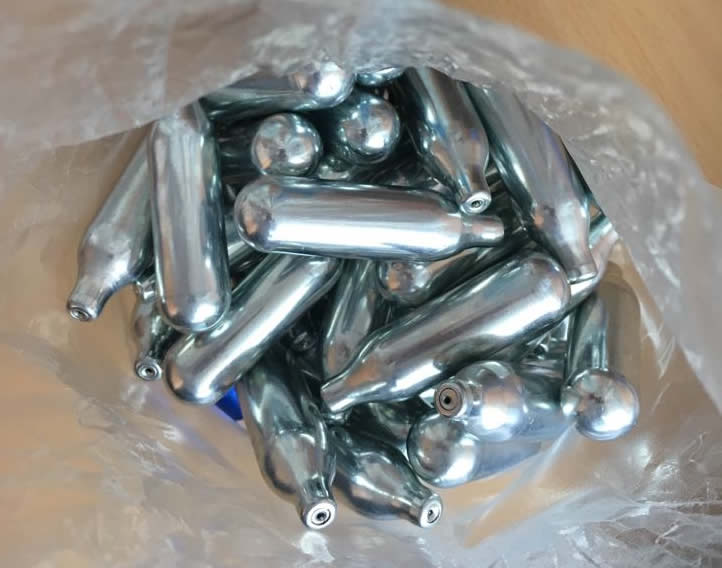 😡 Nitrous oxide is no laughing matter! 

It’s linked to ASB, and the discarded canisters litter our streets and open spaces. 

We want to hear your views on taking action. 

Have your say on Sandwell's public space protection order on nitrous oxide: wh1.snapsurveys.com/s.asp?k=161590…