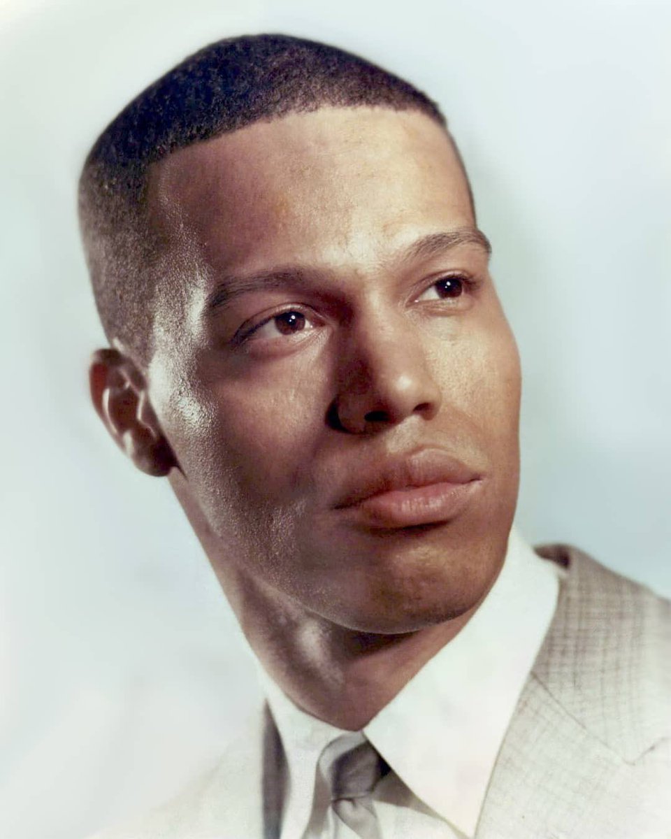 BrotherQiyam's tweet photo. Happy Blessed Birth Anniversary to The Honorable Minister @LouisFarrakhan!! We thank Allah for the womb of Mother Sumayyah Farrakhan!! 

#Farrakhan #May11Concerto https://t.co/HpTpu94caW