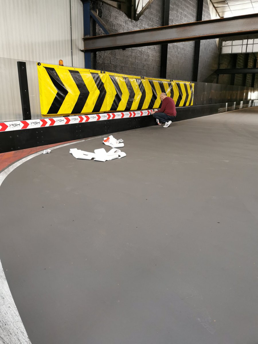 jmk_official's tweet photo. Exclu Twitter... ON REVIENT LE 09 JUIN 2021... RÉOUVERTURE DE NOS ÉTABLISSEMENTS. ENFIN !!! Infos complètes : Bientôt 😉
#jemevaccine #jmkarting #karting #kart #sport #mecanic #sportcars #namur #floreffe #liege #fleron #casque #helmets #gokart https://t.co/iZyfTxbtsl