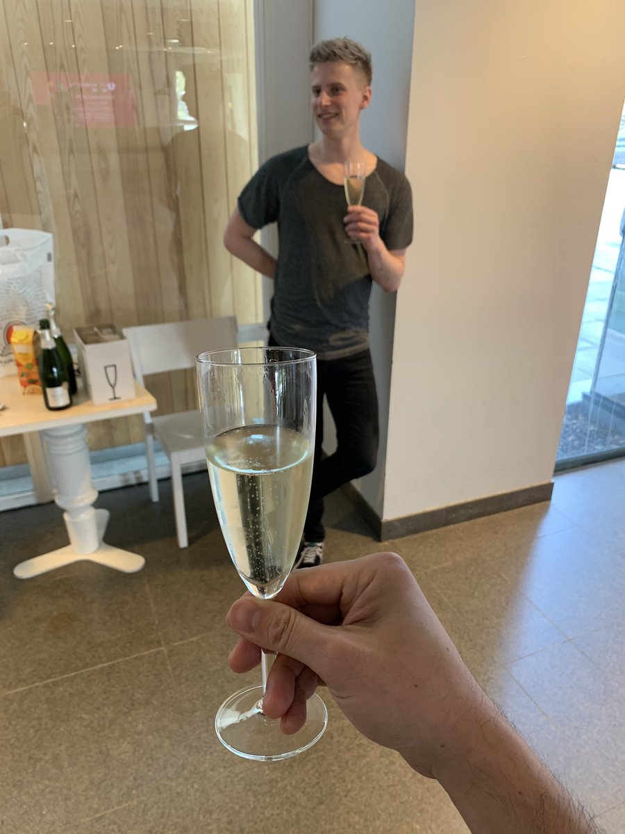 First Phd student thesis nailing done. Congrats Hannes😇🥳🥂<a href="/LabLoh/">Edmund Loh Lab</a> <a href="/HannesEichner/">Hannes Eichner</a>