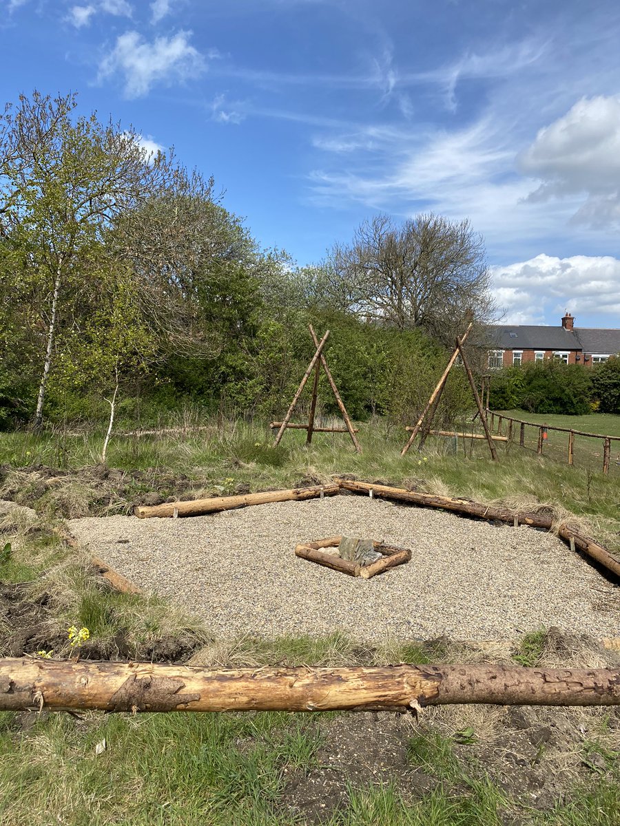 TAS4L's tweet photo. Today we made more progress on Seaham Trinity Primary, Adventure Forest. We built Tepees that will be used for shelter making and we finished the path. There is over 45 metres of path in 60 metres of forest ... in a school!
#AdventureForest #Seaham #SeahamTrinityPrimary https://t.co/7vol0k063H