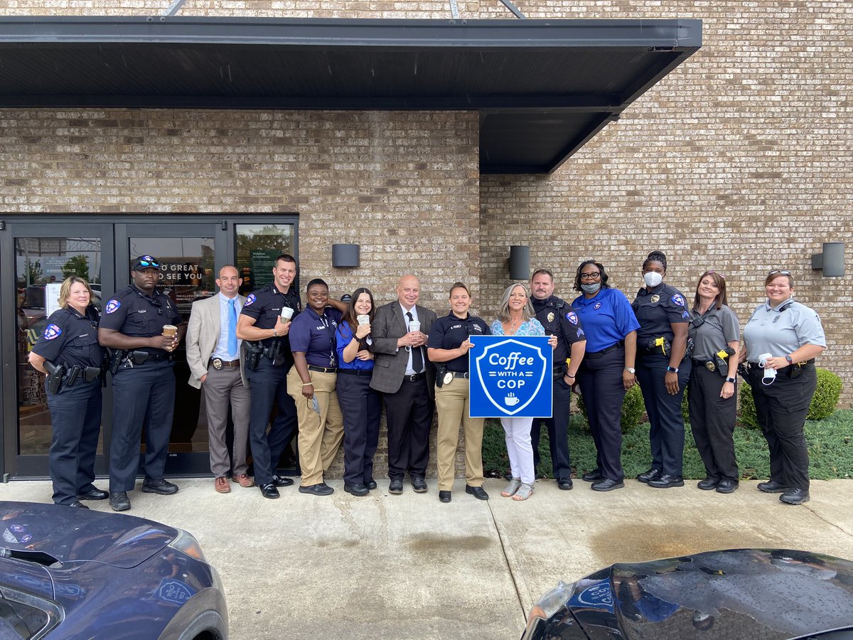 Starkville_PD's tweet photo. Thank you, @Starbucks Starkville for hosting Coffee with a Cop this morning! This is our first event since COVID began and it feels great to get our community events going again!

A cup of coffee may not solve the world's problems but having a conversation is a good start. https://t.co/TfONM4SBU7