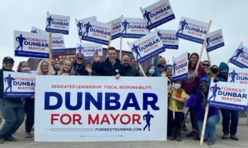 Sign-waving events today in Midtown! This morning at Benson & Minnesota, then in the afternoon on the other side at Minnesota & Northern Lights. Hope to see you there! #Mayor2021 #PeoplePowered #ANCVotes #Anchorage