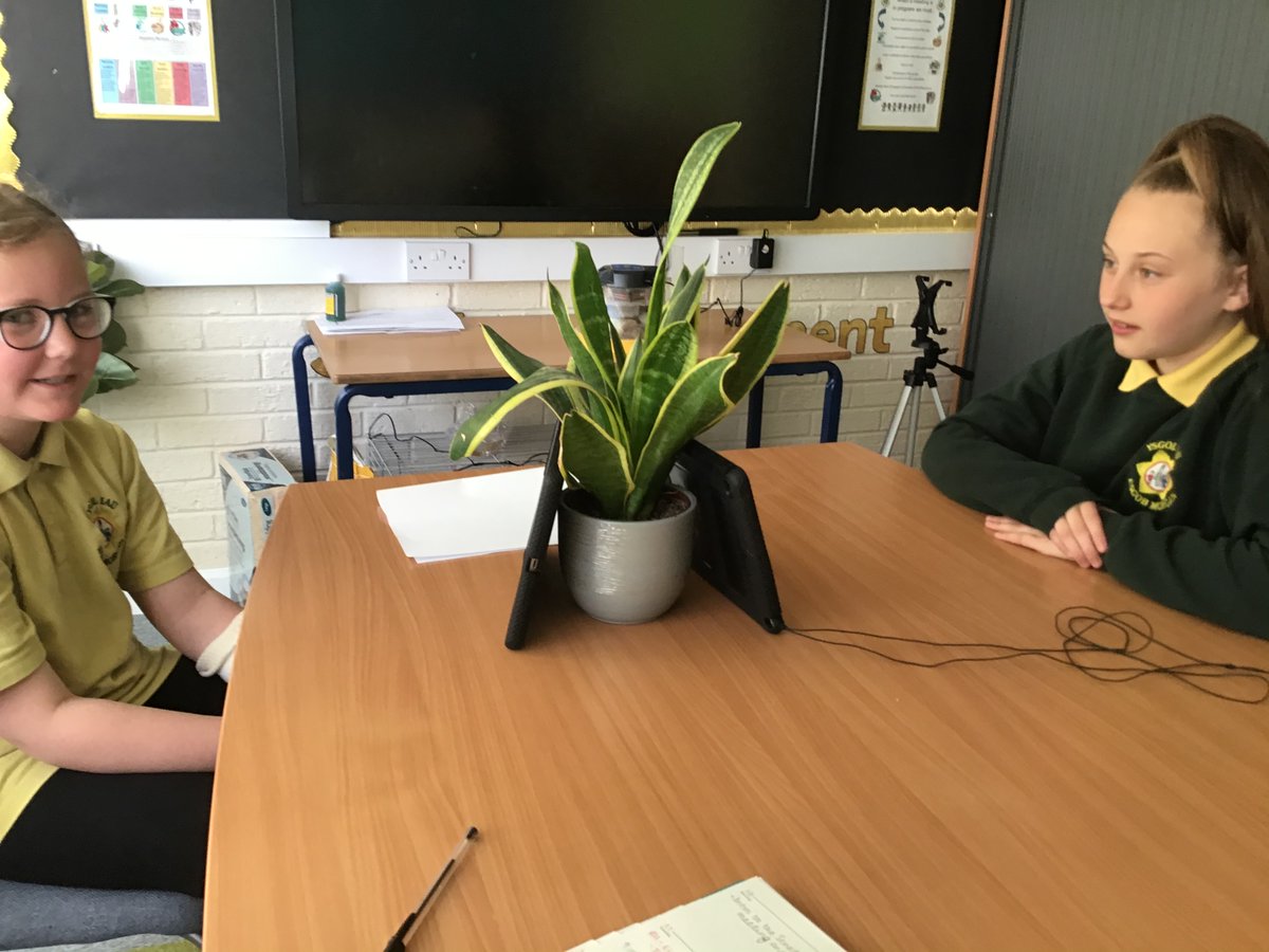 esgobmorgan's tweet photo. Mae trochwyr Blwyddyn 6 yn teimlo’n gyffrous ar ôl cael gwers cyntaf hefo @YsgolGlanClwyd 

Year 6 are feeling excited about Year 7 after their first Teams session with @YsgolGlanClwyd https://t.co/YcB1VHzPxb