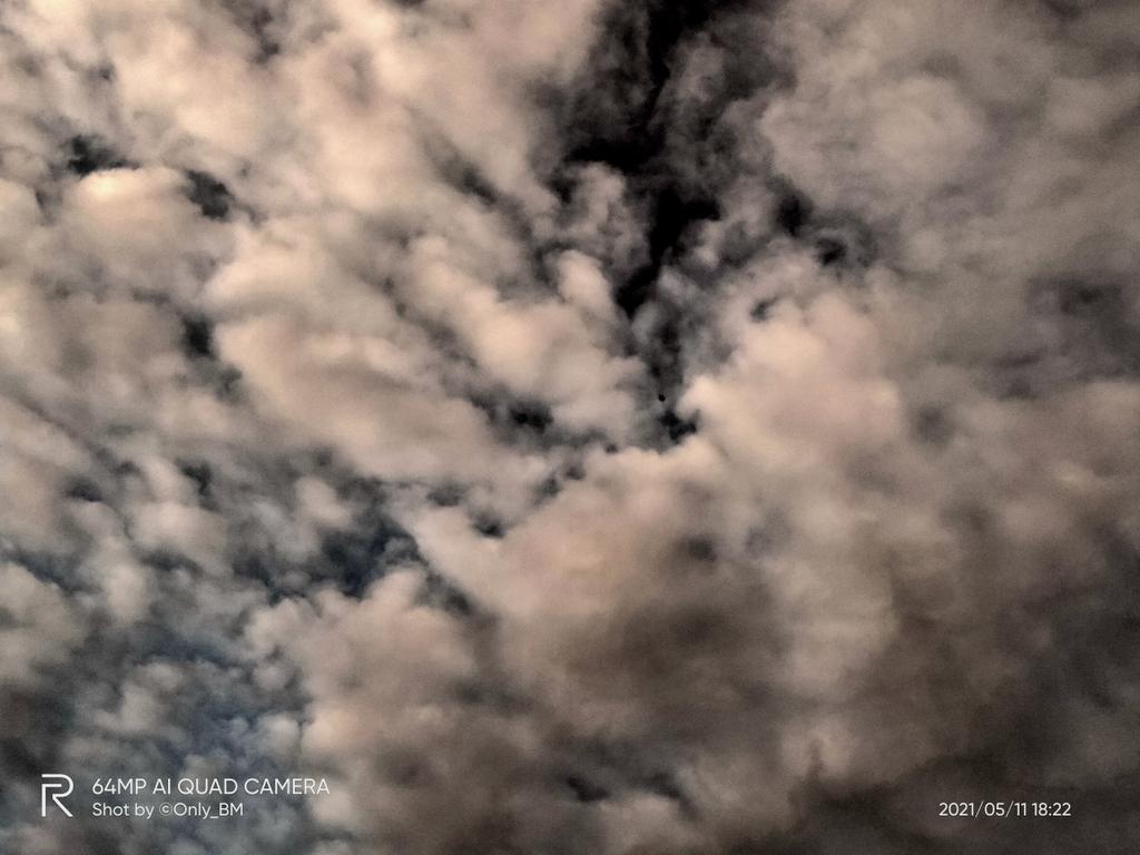 ImBibhuduttaIND's tweet photo. #Sky #Clouds
Oye!! Another Scene☺
Interval 60" Oooolleeyy🤣
#RealMe_XT #SkyPhotography https://t.co/9hRNFQEwqM