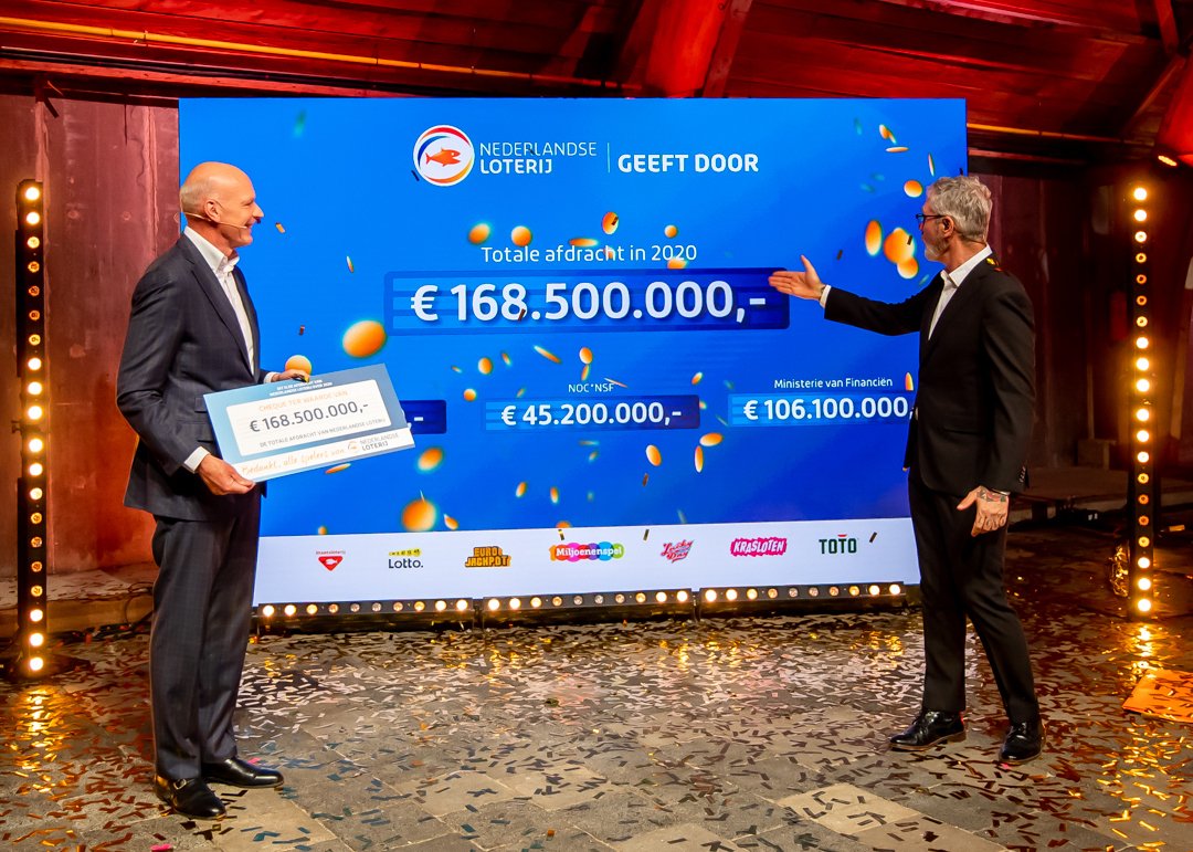 Onze afdracht is bekend!🙌 Een prachtig bedrag dat het ook dit jaar weer mogelijk maakt om samen voor 𝗲𝗲𝗻 𝗴𝗲𝗹𝘂𝗸𝗸𝗶𝗴, 𝗴𝗲𝘇𝗼𝗻𝗱 𝗲𝗻 𝘀𝗽𝗼𝗿𝘁𝗶𝗲𝗳 𝗡𝗲𝗱𝗲𝗿𝗹𝗮𝗻𝗱 te gaan.🧡 #spelersbedankt #nederlandseloterijgeeftdoor