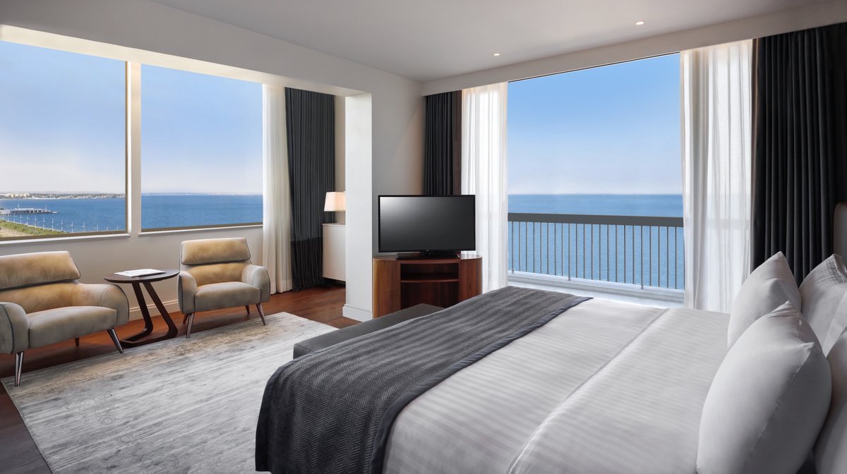 Opening your eyes to vivid blue views, where sky meets sea. Stepping out of bed feels almost like floating. 
The experience of waking up at Makedonia Palace Hotel. 
makedoniapalace.com
#MakedoniaPalace #Thessaloniki
#VisitThessaloniki #VisitGreece #Hotels #Travel #Luxury