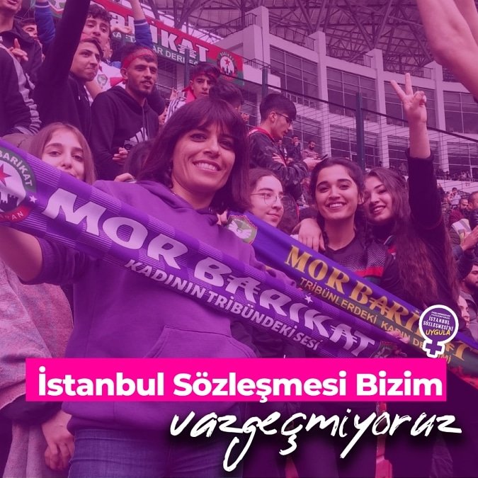 Kadınların yıllardır verdiği mücadele sonucu kazanılan "İstanbul sözleşmesinden vazgeçmiyor!" 

İstanbul sözleşmesi bizim!
#İstanbulSözleşmesiyaşatır
#istanbulsözleşmesindenvazgeçmiyoruz
#i̇stanbulsözleşmesi10yaşında