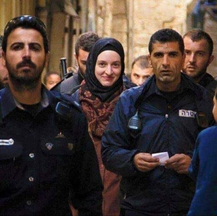 _Caged_'s tweet photo. Hoti nhi Yunhi Ye Namaz-e-ishq Ada. 
Yahan sharat hai k Wuzu Apne Lahu se Karu. 💔🇵🇸

#FreePalestine 
#PalestinianLivesMatter 
#IsraeliTerrorism https://t.co/V95h9o1NHY