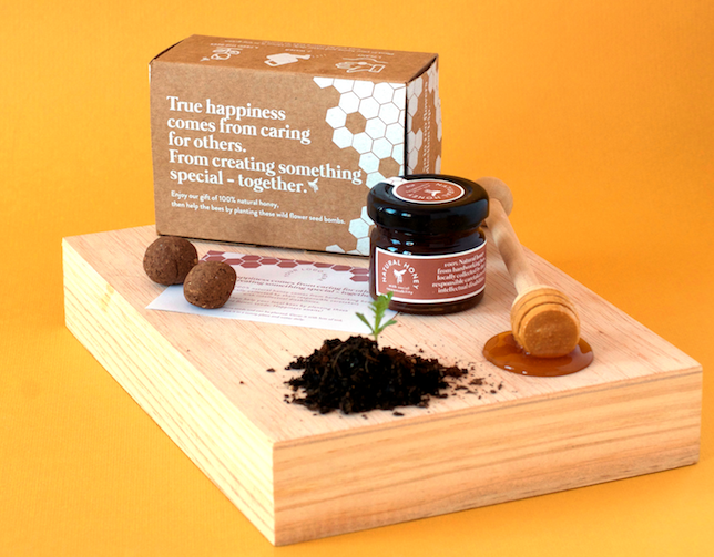 incitybox's tweet photo. Les compartimos la historia de nuestro pack Save The Bees, el resultado de una muy linda colaboración con la finca Can Parcala de la @FundacioMaresme. ¡Regalos corporativos que ayudan a las abejas! #savethebees  #regaloscorporativos #sostenibilidad 
https://t.co/o4MukHdt97 https://t.co/AWucNAnTzV